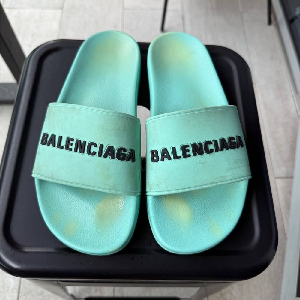 Authentic Balenciaga Pool Slides size 40